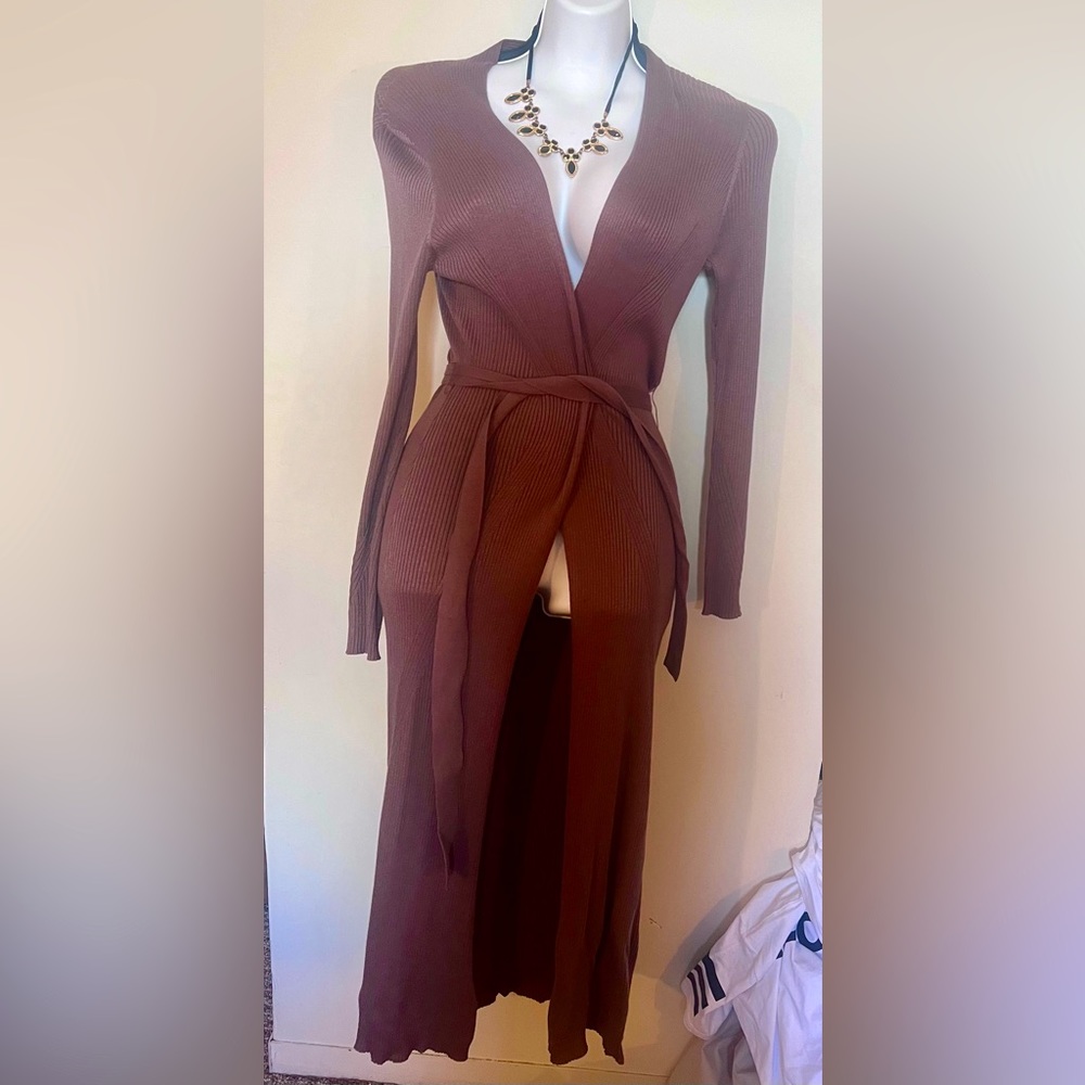 Gently worn Express long sweater, mauve color, size xsmall